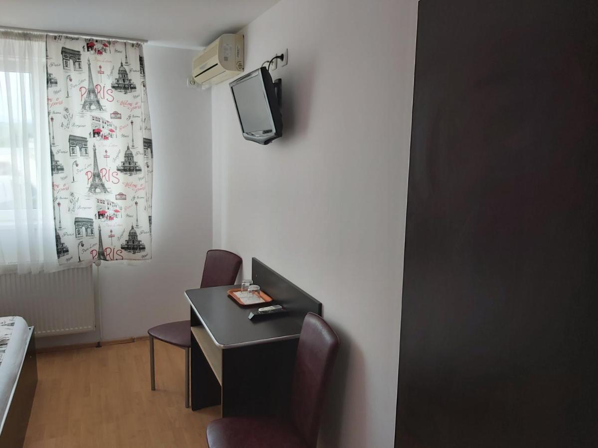 Hotel River Тыргу-Жиу Экстерьер фото