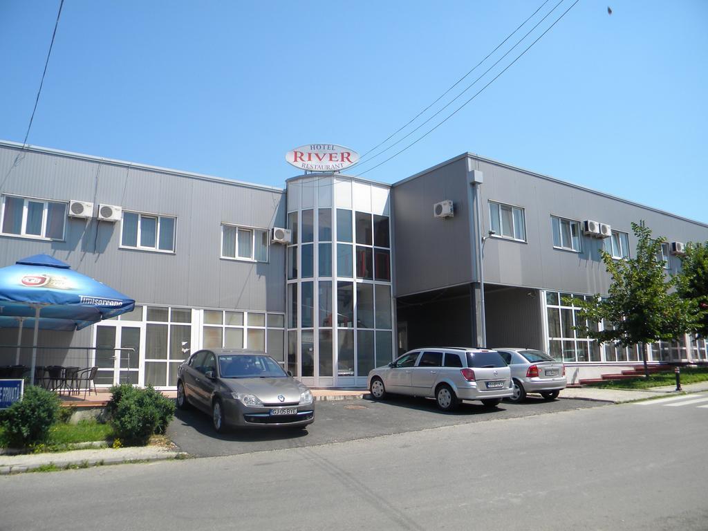 Hotel River Тыргу-Жиу Номер фото